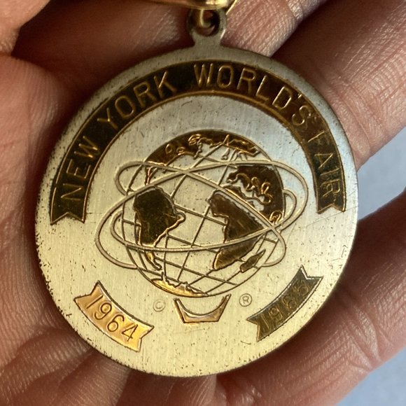 Vintage Retro Charm Bracelet New York World's Fair 1964-65 Souvenir Silver Gold - Picture 7 of 16